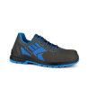 Bota ligera ONE B-PINK de Robusta, con microfibra hidrófuga, puntera de aluminio y suela deportiva antideslizante.